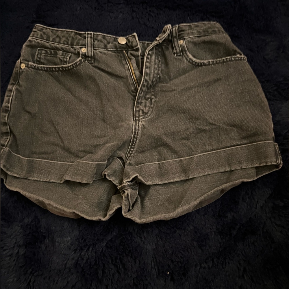 Black shorts perfect for the summer!:)